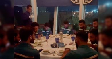 Pakistan Cricketers Enjoy Lavish Dinner In Hyderabad, Then Take Selfies With Fans. Watch | Cricket News