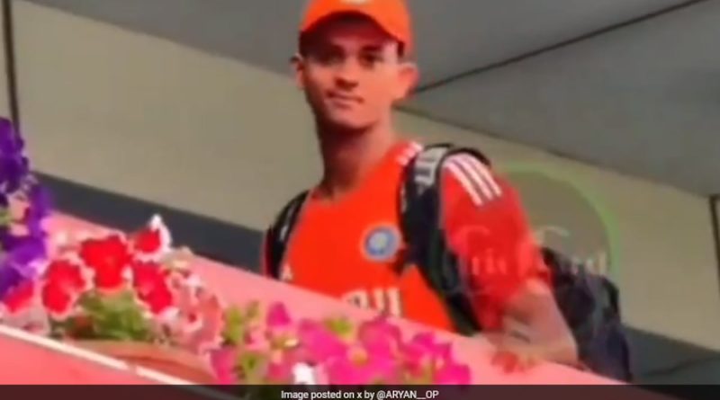 "Mujhe Bhi Darr Lagta Hai": Yashasvi Jaiswal's Hilarious Interaction With Fan Girl. Watch | Cricket News