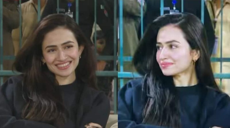 PSL 2024: Shoaib Maliks Wife Sana Javed Cheers For Hubby On Sidelines Of Karachi Kings Vs Multan Sultan Match - WATCH