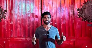 Ravindra Jadeja Has Fanboy Moment, Poses In Front Of MS Dhonis House - See Pics