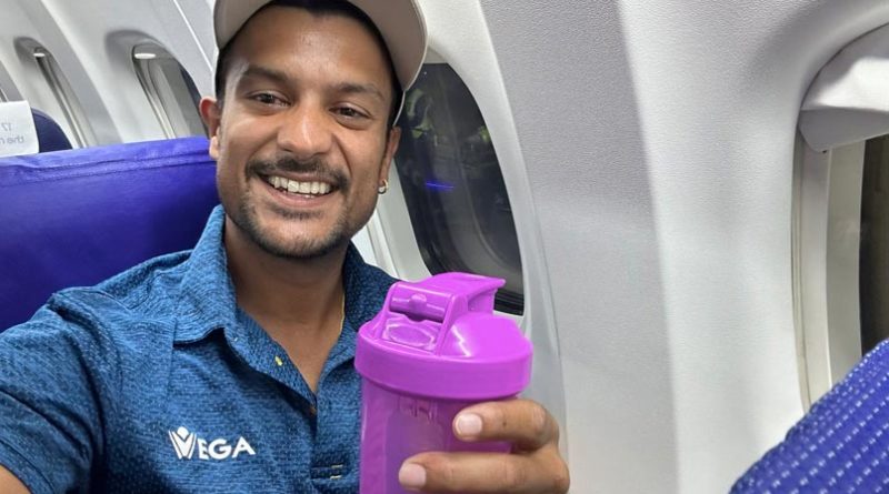 "Risk Nahi Lena": Weeks After Falling Ill Mid-Flight, Mayank Agarwal Carries Own Water. Post Viral | Cricket News