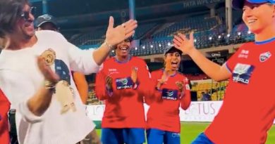 Watch: Shah Rukh Khan Meets Australia Great Before Womens Premier League, Recreates Iconic Pose