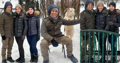 Tendulkar Family Enjoy First Snowfall In Kashmir