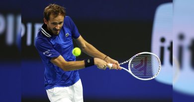 Daniil Medvedev, Carlos Alcaraz And Jannik Sinner Through In Miami Open  | Tennis News