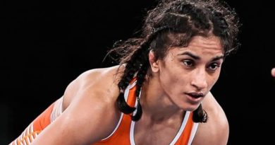 Drama At Wrestling Trials: Vinesh Phogat Wins 50kg Bout After Holding Up Proceedings | Wrestling News