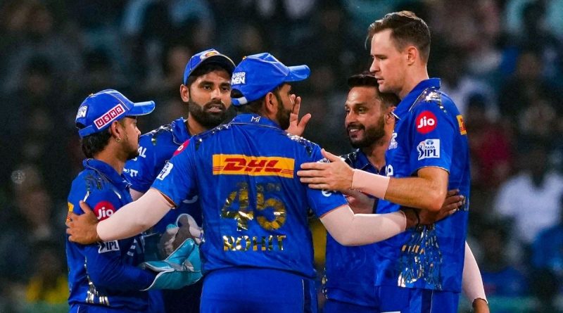 IPL 2024: मुंबई इंडियंस ने अचानक टीम में किया बदलाव, ये खिलाड़ी हुआ बाहर, रिप्लेसमेंट का भी ऐलान - India TV Hindi