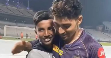 KKR's Rahmanullah Gurbaz Gifts Fan His Gloves, Wins Hearts With His Gesture. Watch | Cricket News