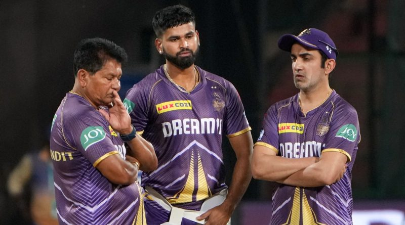 RCB vs KKR: टॉस के वक्त प्लेइंग 11 ही भूल गए KKR के कप्तान, श्रेयस अय्यर से बीच मैदान हो गई बड़ी भूल - India TV Hindi