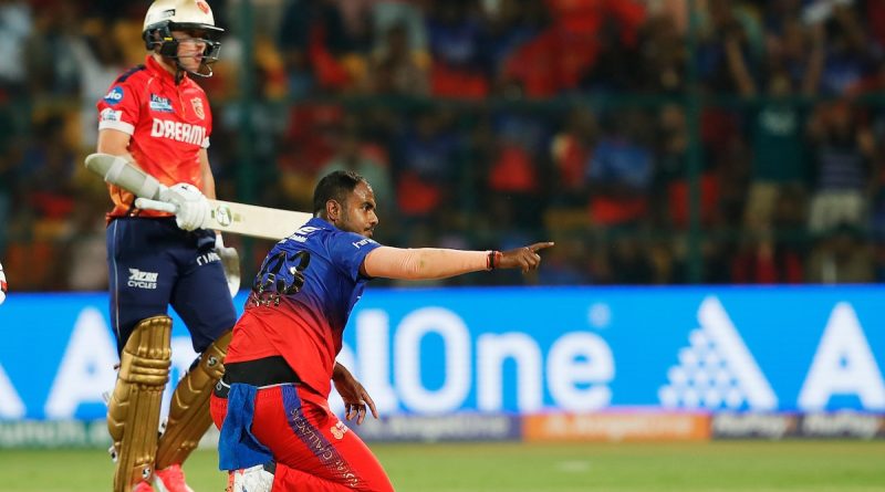 RCB's Fitting Response To Murali Kartik's "Someone's Trash" Remark At Yash Dayal | Cricket News