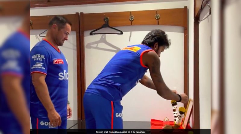 Watch: Hardik Pandya Sets Up Temple Inside Mumbai Indians Dressing Room, Mark Boucher Breaks Coconut | Cricket News