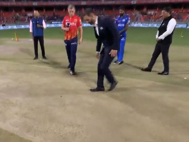 Impact Of Toss Tampering Claim? Sam Curran Checks Coin Result Himself vs Mumbai Indians – Watch | Cricket News