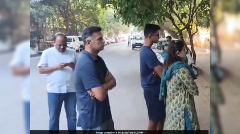 Rahul Dravid Stands In Queue To Cast His Vote, Proves Why He Is Called True 'Gentleman'. Watch | Cricket News