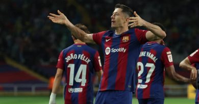 Robert Lewandowski Treble Fires Barcelona To Valencia Win | Football News