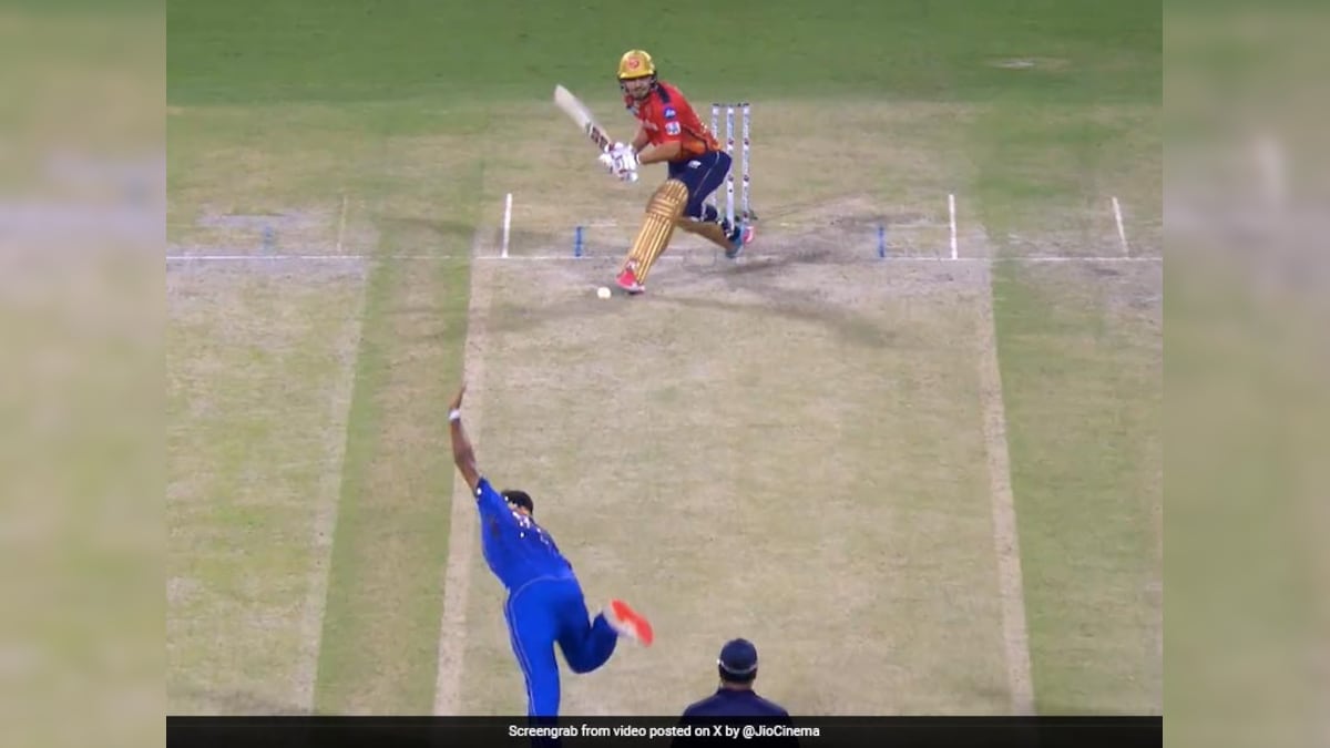 Seeing Jasprit Bumrah’s Yorker Swept For Six, Zaheer Khan Can’t Keep Calm. Video | Cricket News