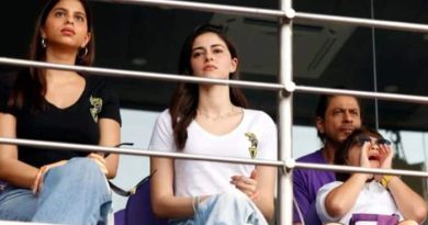 Shah Rukh Khan Spotted Cheering For KKR At Eden Garden With Suhana Khan And AbRam, Video Goes Viral - Watch