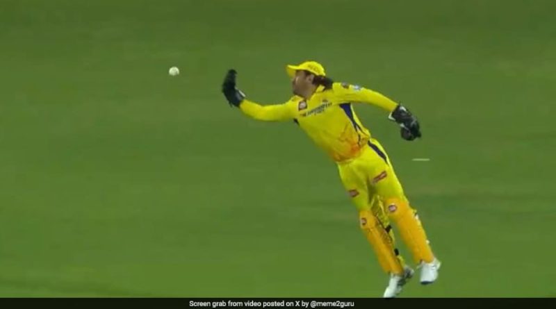 Were CSK Players 'Awkward' After MS Dhoni's Dropped Catch? England Legend Says... | Cricket News